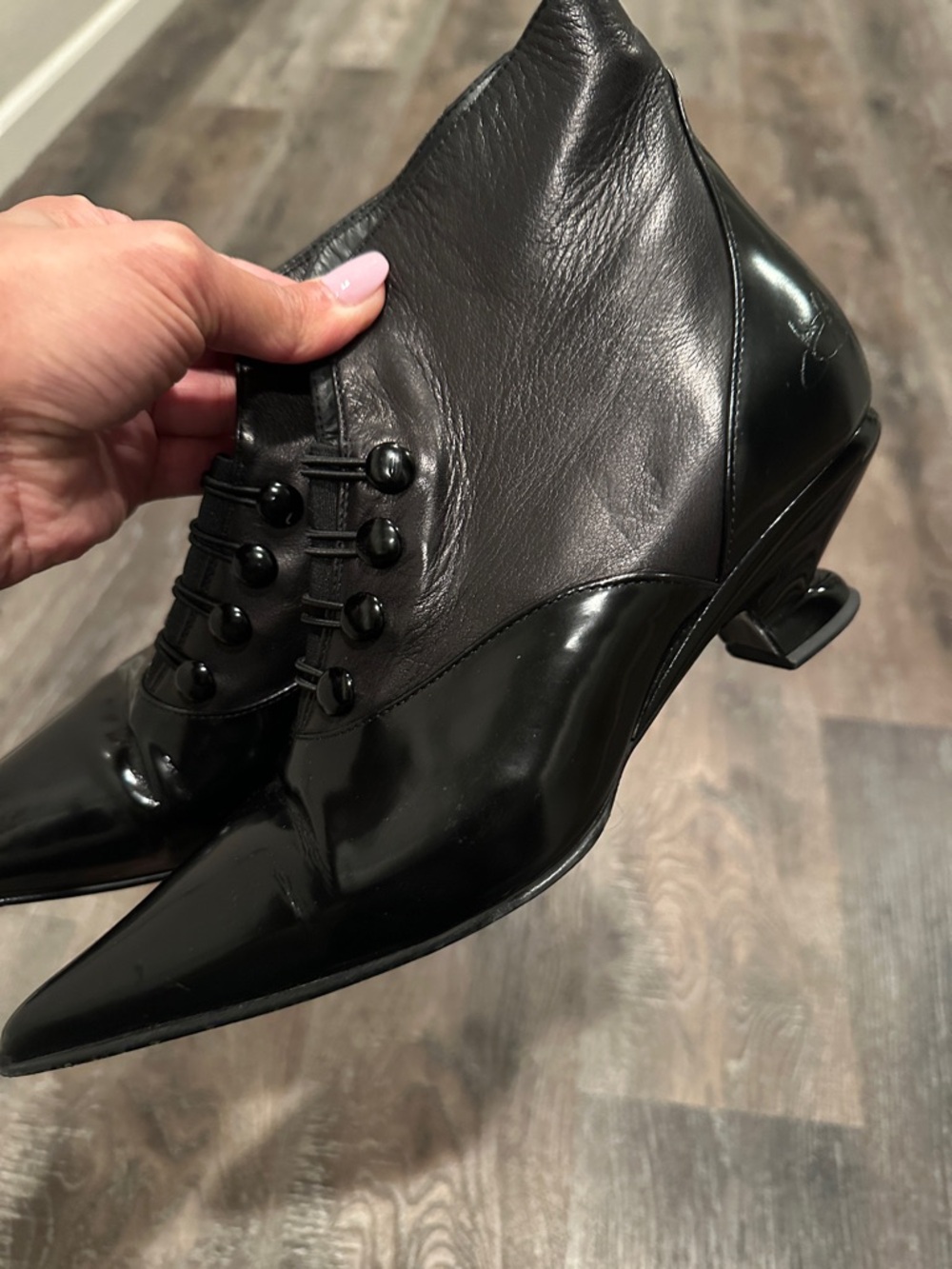 Rare John Fluevog Size 9 Pointed Lace-Up Black Patent Ankle Boots - - Picture 14 of 17